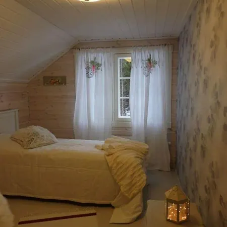 Σαλέ Hienosen Lomamokit Tyssinniemi Savonlinna