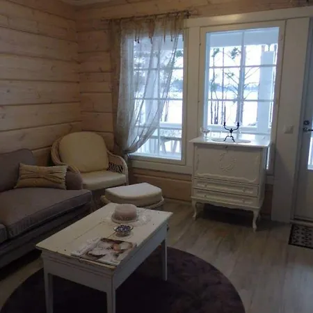 Σαλέ Hienosen Lomamokit Tyssinniemi Savonlinna